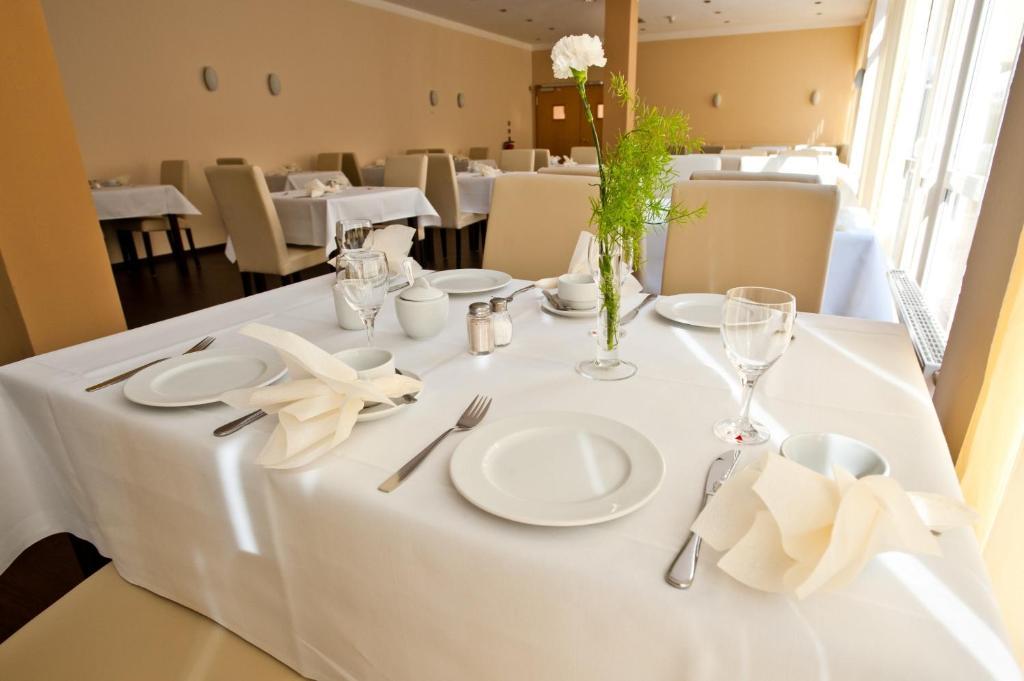 Sensconvent Hotel Michendorf Михендорф Екстериор снимка