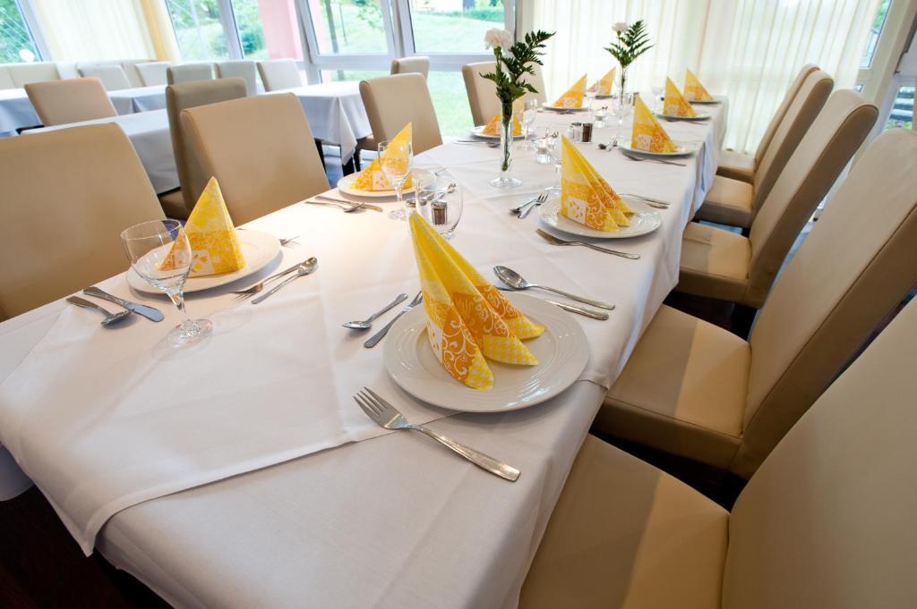 Sensconvent Hotel Michendorf Михендорф Екстериор снимка